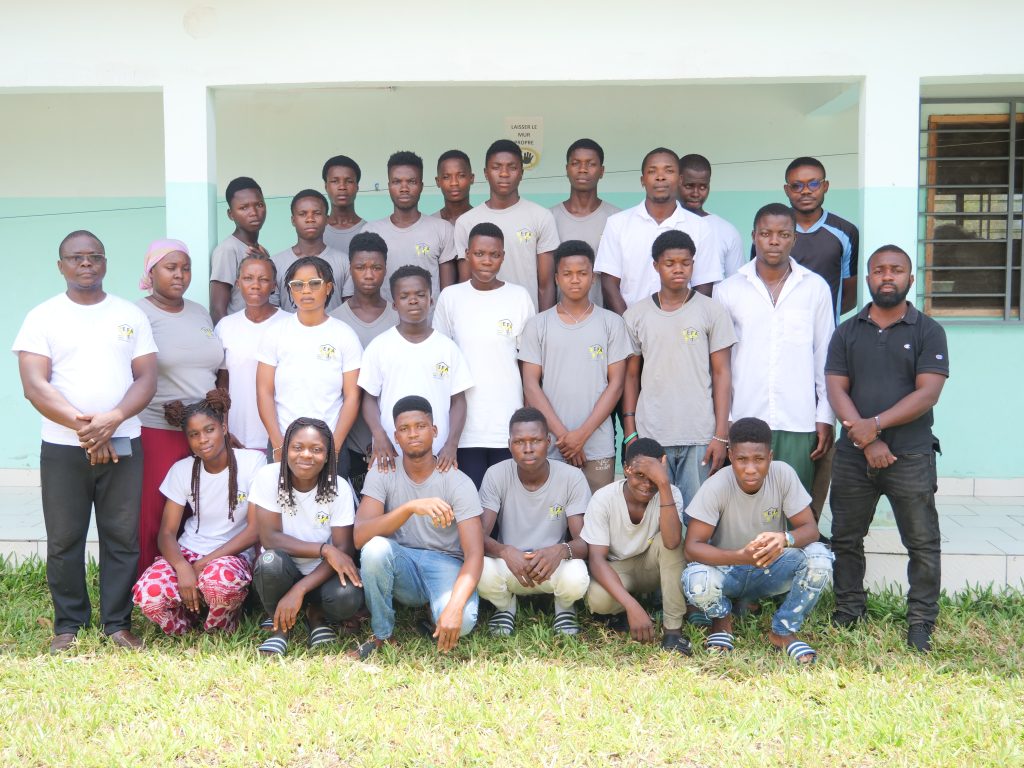 Formation en système d'irrigation goutte à goutte à EFA, Grand-lahou par Hfablab