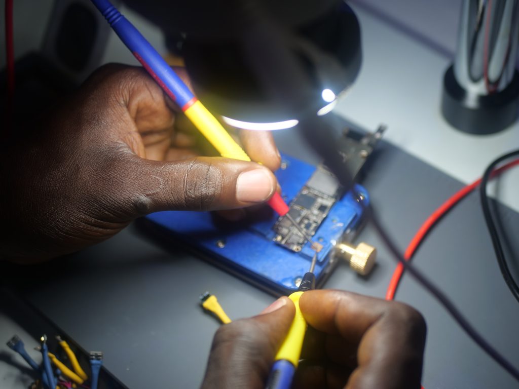 formation en microsoudure smartrepair à Guiglo