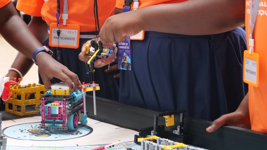 3ᵉ édition de la Compétition Nationale de Robotique, organisée au Centre Ivoiro-Coréen