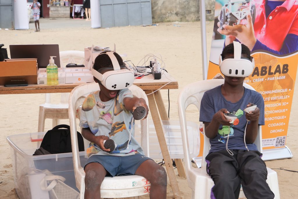 For Good Connections Day : H-FABLAB aux côtés d’Orange Côte d’Ivoire pour sensibiliser les jeunes de 10 à 15 ans au numérique responsable