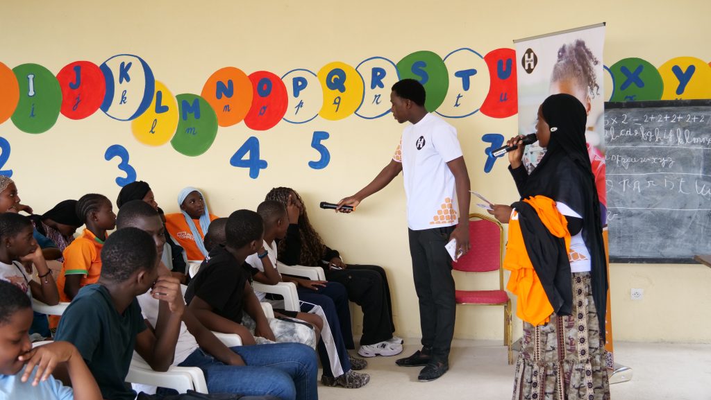 For Good Connections Day : H-FABLAB aux côtés d’Orange Côte d’Ivoire pour sensibiliser les jeunes de 10 à 15 ans au numérique responsable