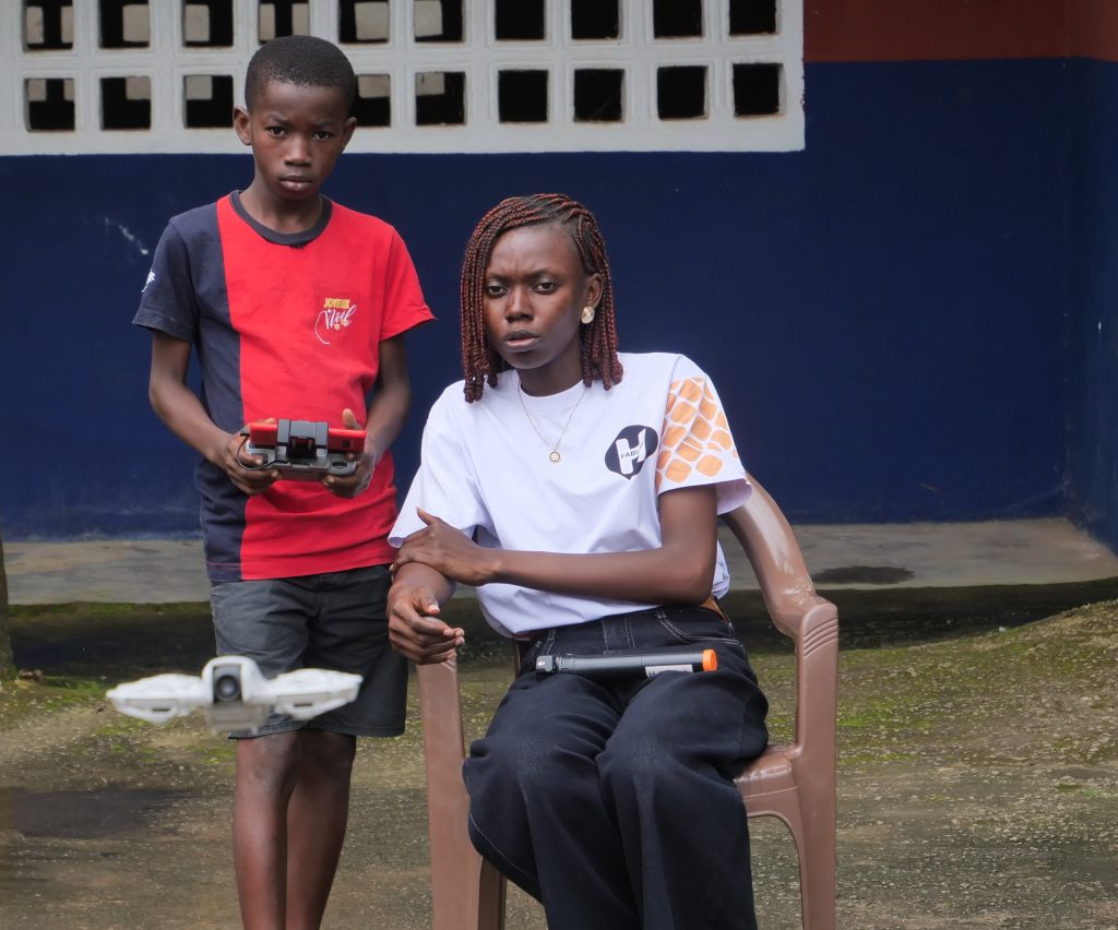 For Good Connections Day : H-FABLAB aux côtés d’Orange Côte d’Ivoire pour sensibiliser les jeunes de 10 à 15 ans au numérique responsable