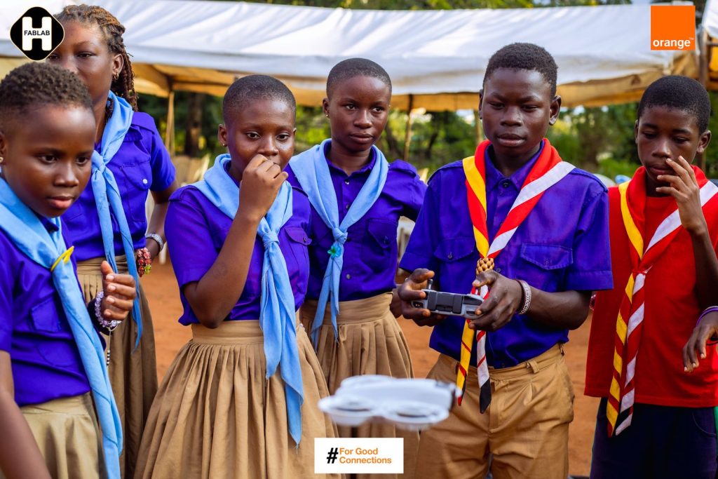 For Good Connections Day : H-FABLAB aux côtés d’Orange Côte d’Ivoire pour sensibiliser les jeunes de 10 à 15 ans au numérique responsable